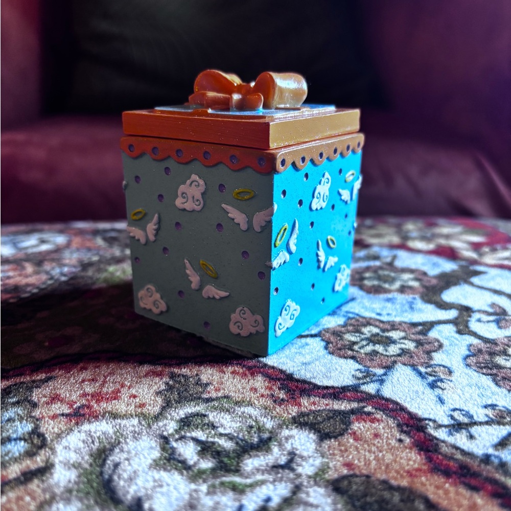 2004 Claire’s Angel Trinket Box
